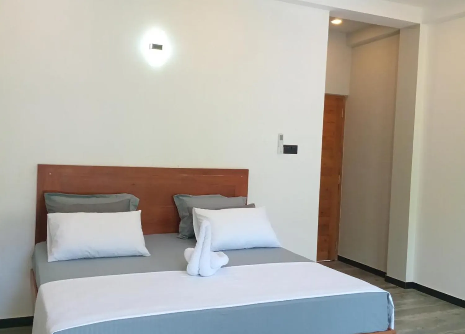 The Palms View Airport Villa Minuwangoda Hotel