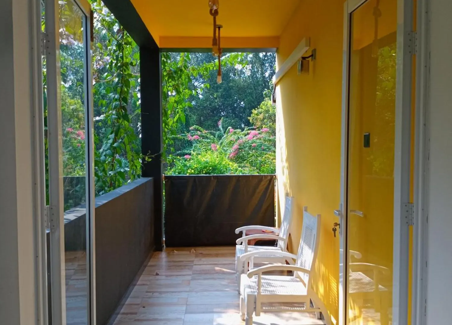 The Palms View Airport Villa Minuwangoda Hotel